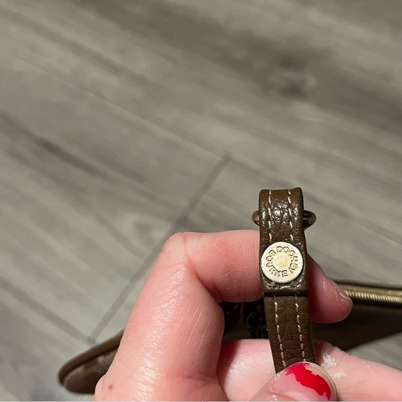 Dooney & Bourke Small Brown Wristlet Key Ring Zip Coin and Card Holder Bag - Picture 7 of 9